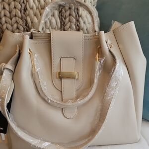 Elegant Cream Handbag